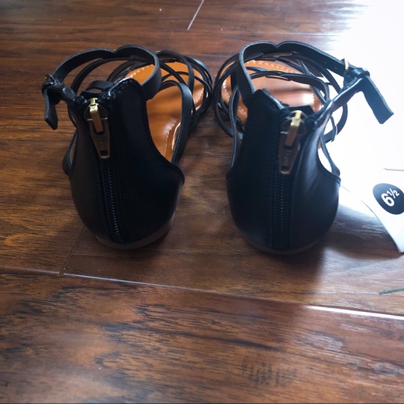 | Universal Thread | Sandals - Picture 2 of 5